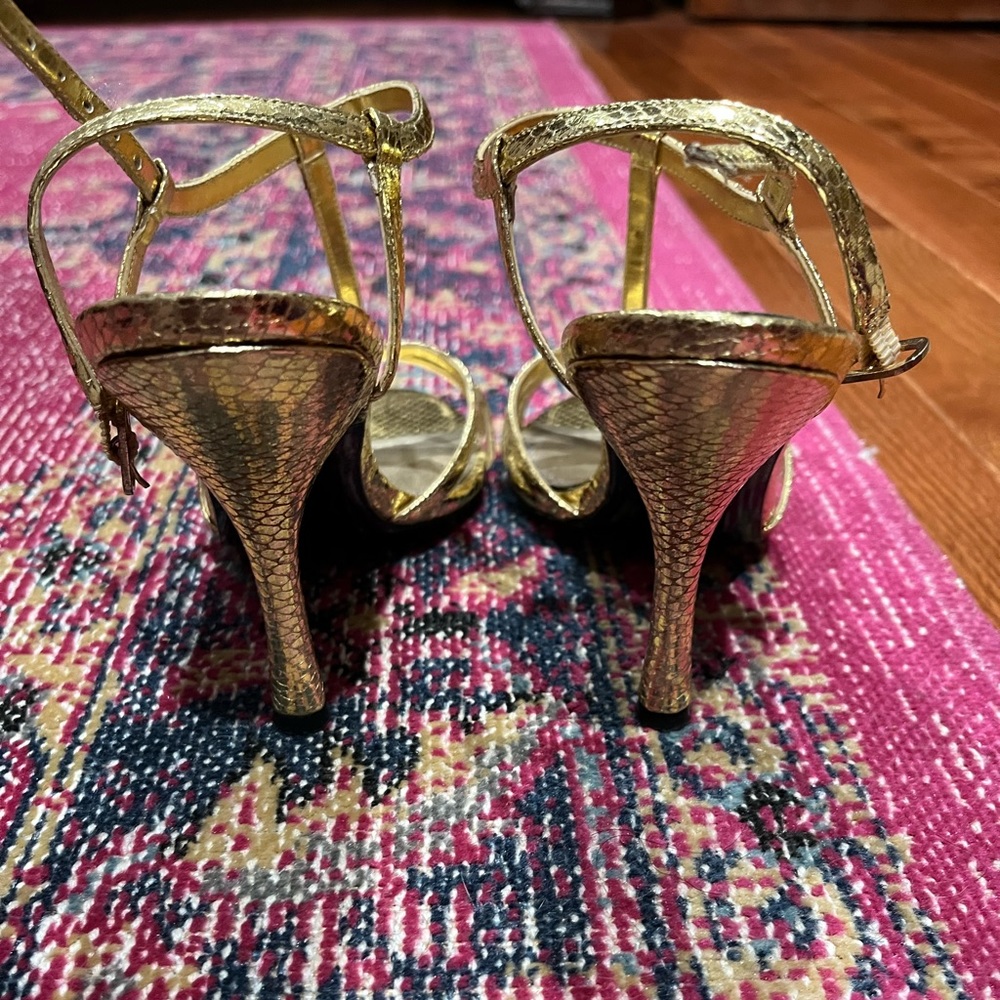 Shoes - Picture 2 of 8